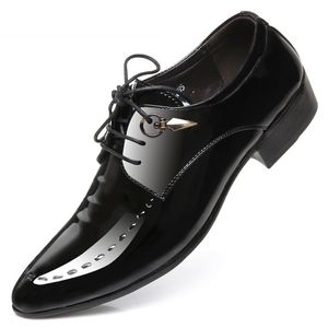 Mens pekade tå klänning italienska patentläder skor man prom klänning skor 2020 krokodil hud skor