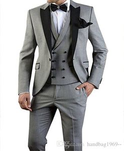 Najnowszy projekt One Button Light Grey Groom Tuxedos Peak Lapel Groomsmen Najlepszy człowiek Mężczyzna Garnitury Ślubne (Kurtka + Spodnie + Kamizelka + Krawat) D: 265