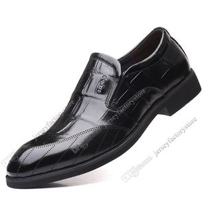 2020 ساخنة جديدة أزياء 37-44 الأحذية عارضة جلد الرجال الرجال حذاء الجرموق البريطانية الجديدة شحن مجاني قماشية ثلاث وستين