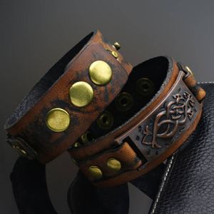 Partihandel-Punk Unisex Wide Rivet Äkta Läderarmband Mens Womens Wrap Armband Bangle Homme Khaki Färg Mode Smycken
