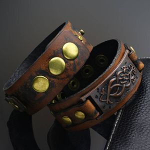 Atacado-Punk Unisex Ampla Rivet Couro Pulseira Mens Womens Enrole Bracelet Bangle homme Khaki Color Fashion Jóias