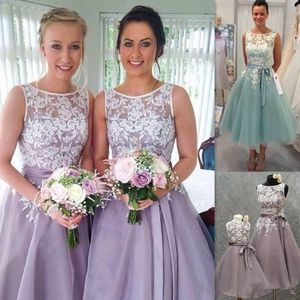 Tea Length Tulle A Line Bridesamid Dresses with White Lace Sleeveless Homecoming Party Gowns Maid of Honor Dress