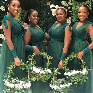 2019 Plus Size Bridesmaid Dresses for Weddings African V Neck Tulle Long Sleeve Evening Gowns Lace Appliques Beaded Maid of Honor Dress