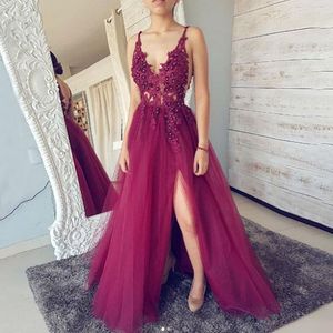 Spaghetti Straps V Neck Open Back Long Prom Dress Lace Ärmlös Högsidan Split Tulle Evening Formell Party Dress Vestido De Fiesta