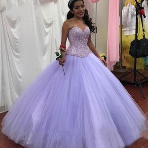 Puffy Tulle Ball Gown Prom Sweet 15 Abiti 2020 Perline di cristallo senza spalline Backless Lace-up Drappeggiato Quinceanera Dress Party Pageant Dress Girl