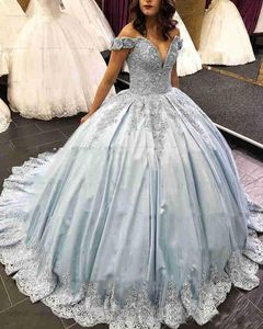 2019 Gorgeous Light Blue Quinceanera Klänningar från axeln Lace Appliques Sweet 16 Dresses Princess Prom-kappor skräddarsydda