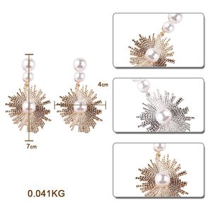 Wholesale- designer exaggerated vintage irregular geometry pearl metal pendant stud earrings for women girls