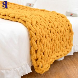 SunnyRain 1-Piece Thick Chenille Chunky Knit Blanket for Beds Knitted Throw Blankets Washable Not Shed