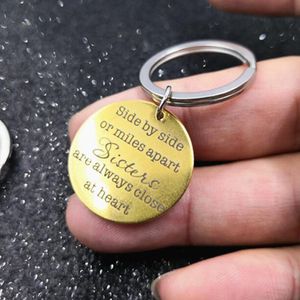 Personalidade de aço inoxidável ouro prata rodada pingente keychain melhores amigos keyring -side ao lado ou milhas à distância irmã estão sempre perto em