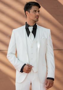 Yakışıklı iki düğmeler Fildişi Damat Smokin Notch Yaka erkek takım elbise 3 parça düğün/balo/akşam Blazer (ceket + pantolon + yelek + kravat) W651