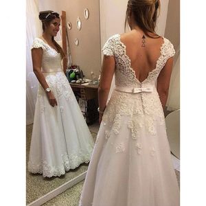 Vintage Lace Appliques a-line Wedding Dresses V-neck Backless Pearls Wedding Gowns Cap Sleeves Bride Dress robe de mariee