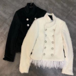 Novo design feminino gola alta cor branca trespassado manga longa cintura fina patchwork penas patchwork casaco curto jaqueta top de pele sintética