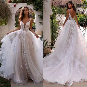 Sexy Bohemian Wedding Dresses With Detachable Train V Neck Lace Appliqued Beach Bridal Gowns Robe de Mariee Country Wedding Dress
