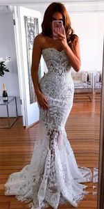 Lace Appliques Sweetheart White Sheer Mermaid Bröllopsklänningar 2022 Lace-up Back Ruched Sexig Designer Saugn Backless Beaded Bridal Dress