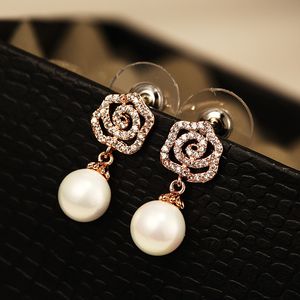 Charm 925 Silver Rose Stud örhängen Kvinnor Fashion Luxury Brand 3A Zircon Freshwater Pearl Earrings Temperament Kvinnliga känsliga Hypoallergeniska örhängen smycken