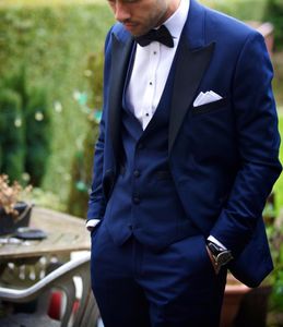 Heißer Verkauf Groomsmen spitze Revers Bräutigam Smoking One Button Männer Anzüge Hochzeit/Abschlussball/Abendessen Trauzeuge Blazer (Jacke + Hose + Krawatte + Weste) B550