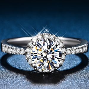 Solitaire Miłośnicy biżuterii 925 Sterling Silver Ring 1ct Diamond CZ Kamień Zaręczyny Zespół Ślubny Pierścienie Dla Kobiet Bridal Prezent