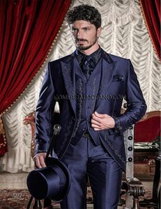 Wysokiej jakości jeden przycisk Navy Blue Haft Groom Tuxedos Peak Lapel Mężczyźni Garnitury 3 Sztuk Wedd Prom Blazer (Kurtka + Spodnie + Kamizelka) W462