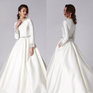 控えめなAライングレースフィリップスドレスハイネック長袖サテンクリスタルRuched Wedding Gown Sweep Train Robe de Mariee