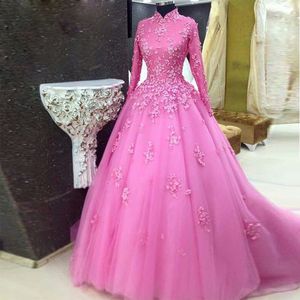 2020 Saudi-Arabien-Stil Abendkleider Vintage High Neck Long Sleeves Formelle Abschlussball-Party-Kleider mit applizierter Spitze Rosa Robe de Soiree