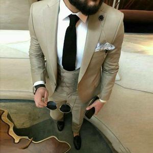 Slim Fit Khaki Groom Tuxedos Notch Lapel Groomsmen Mens Bröllopsklänning Utmärkt Man Jacka Blazer 3 Piece Suit (Jacka + Byxor + Vest + Tie) 1664