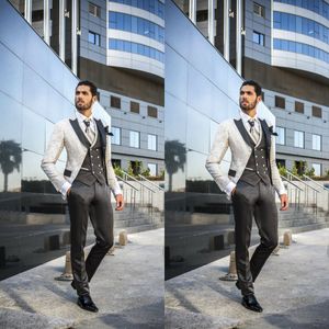 2019 Spring Handsome Wedding Tuxedos Slim Fit Pattern Lapel Suits For Men Cheap One Button Groom Suit Groomsman Wear Jacket+Pants+Vest