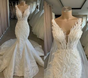 Gorgeous Mermaid Wedding Dress V-neck Sleeveless 3D Floral Applique Lace Bridal Dresses Sweep Train Custom Made Vestidos De Novia