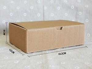 100pcs 18.2x12x5cm Nuova carta Kraft Scatole per imballaggio ondulato Scatola per dolci Confezione regalo per alimenti Utilizzando l'atmosfera di fascia alta