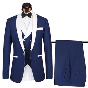 Nuovi abiti da uomo blu royal slim fit personalizzati smoking da sposo 3 pezzi (giacca pantaloni gilet) con risvolto bianco abiti da sposo blazer da uomo migliore