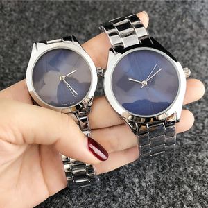 Brand Quartz Wrist Watch dla kobiet Mężczyźni Miłośnicy z kolorowymi zegarkami metalowymi metalowymi stalowymi C6239-1