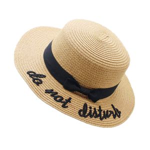 Neue Sommer-Sonnenhüte Frauen Fashion Girl Strohhut-Band-Bogen-Strand-Hut Lässige Straw Flat Top Panama Knochen Feminino