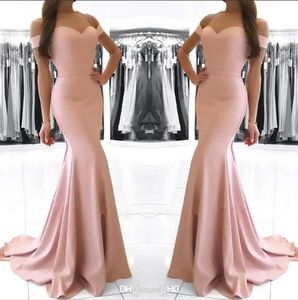 Billiga Dusty Pink Off Shoulder Satin Mermaid Bridesmaid Dresses Ruched Long Formal Party Prom Evening Dresses BM0983