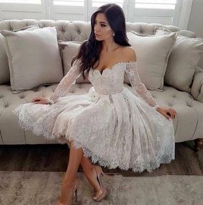 Lång ärm utanför axeln hemkomstklänning 2019 Lace Short Prom Dresses274s