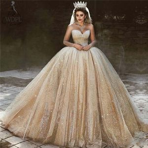 Dubai Arabic Gold Wedding Dresses 2020 Sequins Princess Ball Gown Royal Wedding Gowns Sweetheart Neck Sleeveless Sparkly Bridal Gowns