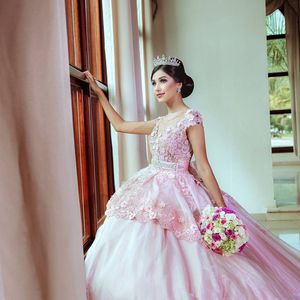 stilig rosa cinderella quinceanera klänningar med applikationer Prinsessan söt 15 Födelsedagsklänning Younique Long Train Prom Gown Vestidos 15 Anos