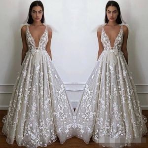 2020 sukienki plażowe 3D Kwique z koralikami długość podłogi niestandardowe Stunging V Szyja Plus Tiulle Suknie ślubne Vestido de novia