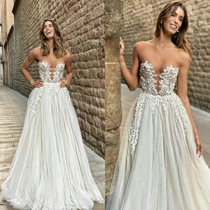 Sexy Floral Wedding Dresses Sweetheart Sleeveless Sweep Train Sequins Lace Appliqued Bridal Gown Tulle Custom Made Robes De Mariée Hot Sell