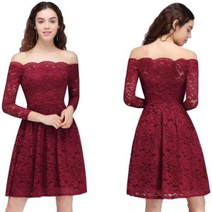 2020 Ny design Lace Burgundy Party Homecoming Dresses Vintage Off Axeler Långärmad Knee Längd Cocktail Homecoming Dresses CPS694