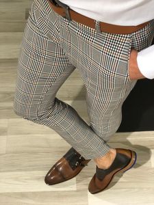 Pantaloni da abito scozzesi casual di nuovo arrivo Pantaloni eleganti da uomo d'affari di marca primavera Pantaloni eleganti da uomo Slim Fit 2020 Pantaloni da uomo