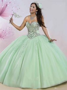 Sweetheart Neckline Ball Suknia Quinceanera Dress z Kryształami Dżetów Ruffled Sweet 15 16 Sukienki z Sheer Bolero