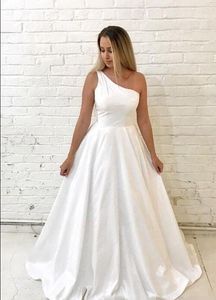 2020 Eine Schulter Brautkleider Einfache Vintage A-Linie Sweep Zug Geraffte Falten Fleck Hochzeit Brautkleid Vestido de Novia Plus Größe