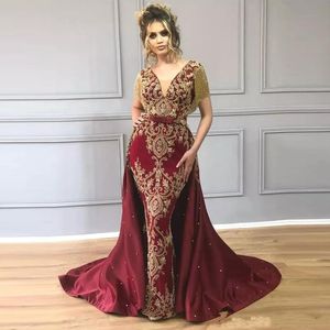 Arabski Dubaj Syrenki Suknie Wieczorowe z odpinanym pociągu Złote aplikacje Tassels Koraliki łuk Celebrity Party Suknie Plus Size Prom Dress