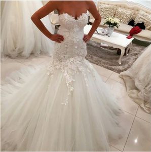 Nowa Syrenka Koronki Suknie Ślubne Sweetheart Dekolt Koronkowy Aplikacje Tulle Backless Drapowane Koronki Suknie Ślubne Wedding Party Custom Made