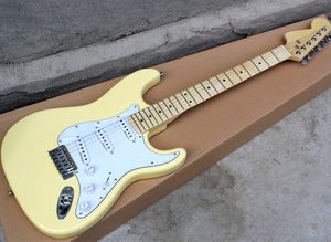 Chitarra elettrica gialla all'ingrosso della fabbrica con paletta rovesciata, battipenna bianco, tastiera in acero, hardware dorato, personalizzabile