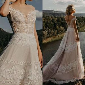 Abito in pizzo con applicazioni bohémien trasparenti con collo gioiello Vestido De Noiva Sweep Train Beach Abiti da sposa Boho Abiti da sposa es