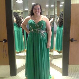 Элегантный зеленый плюс размер вечернее платье Милая бисером шифон длинное выпускное платье сшитое Матери невесты платья