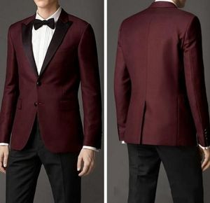 Moda Burgonya Damat smokin Siyah Tepe Yaka Groomsmen Düğün Smokin Popüler Erkekler Resmi Blazer Balo Ceket Takım Elbise (Ceket + Pantolon + Kravat) 336