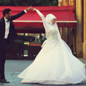 Muzułmańskie kryształy ślubne suknie ślubne 2020 Długie rękawy frezowanie wysokiej szyi Linia wysokiej szyi arabskie suknie ślubne Casamento suknie ślubne