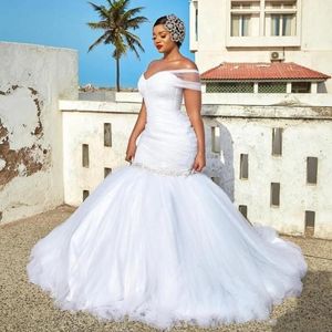 2023 Simple Sexy Plus Size Mermaid Wedding Dresses Bridal Gowns African One Shoulder Ruched Crystal Beaded Tulle Open Back With Button Sweep Train