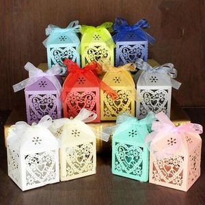 Love Heart Laser Cut Hollow Carriage Favors Gifts Candy Boxes With Ribbon Baby Shower Wedding Party Supplies GB412